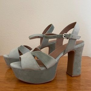 Chinese Laundry Daydreamer Platform Mint Velvet Size 7.5